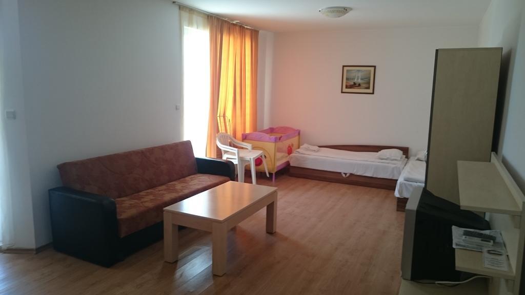 Yassen Holiday Village Pantai Sunny Bagian luar foto